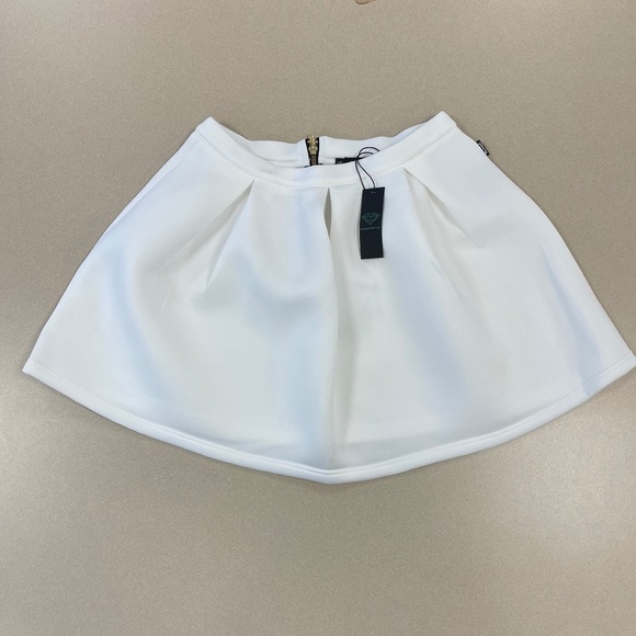 Diamond Supply Co. Dresses & Skirts - Diamond Supply Co White Nuwave Mini Skirt, Size M - NWT